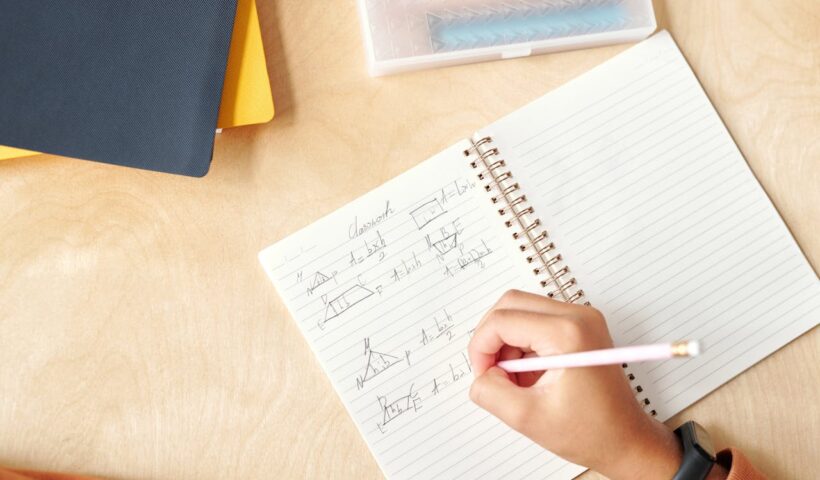 Mi formálja a serdülők kézügyességét?