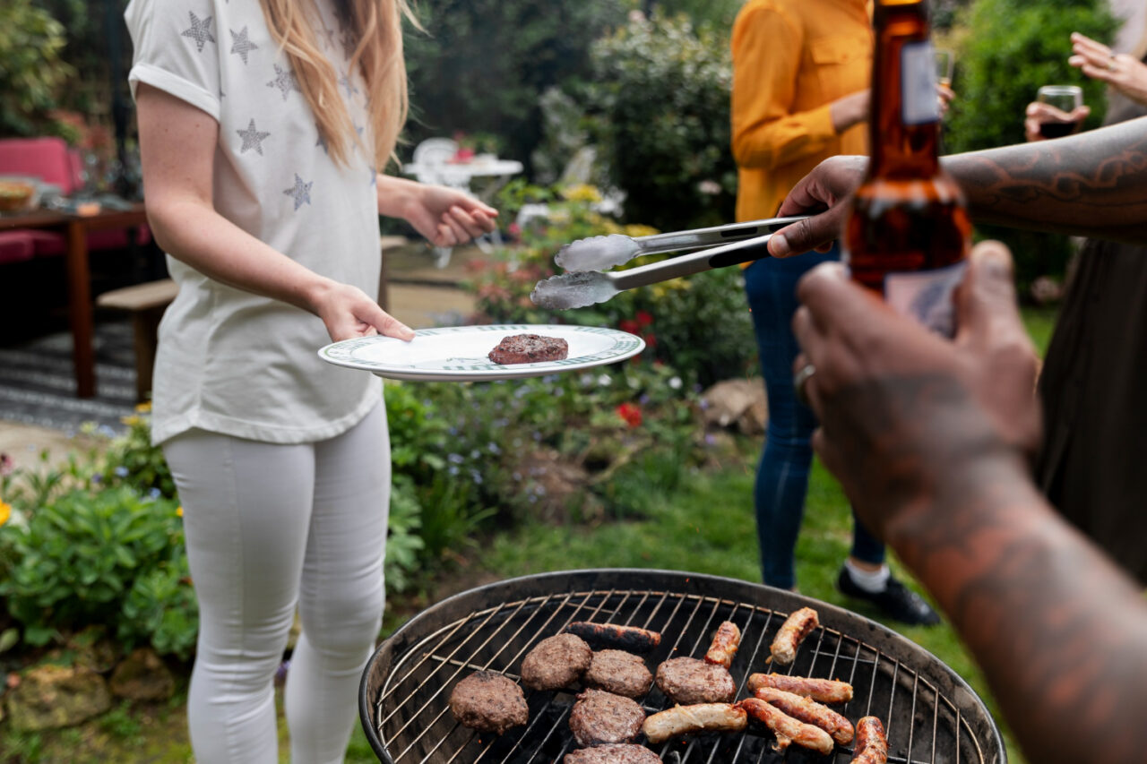 Kerti sütögetés biztonságosan: a Nébih tanácsai nyári grillezéshez